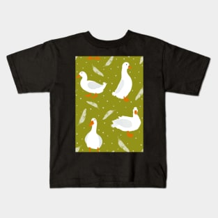 White Pekin Ducks with feathers and dots repeat pattern Kids T-Shirt